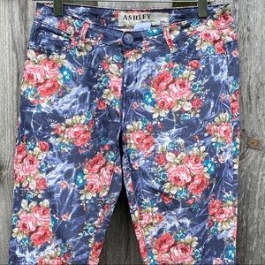 Vintage retro Rose covered Floral skinny stretch jeans on blue size 3 short …